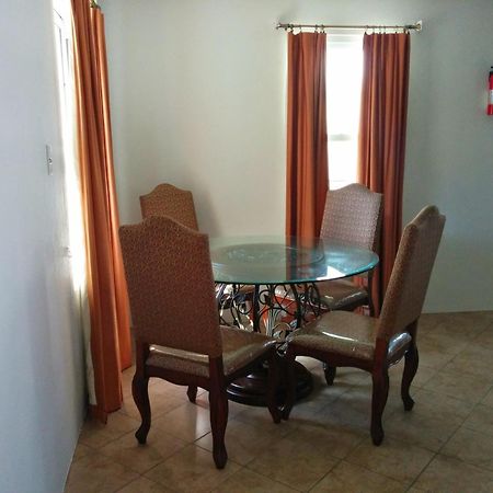 Windsong Guest Apartments Pembroke Bagian luar foto