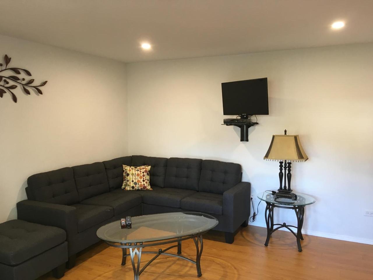 Windsong Guest Apartments Pembroke Bagian luar foto