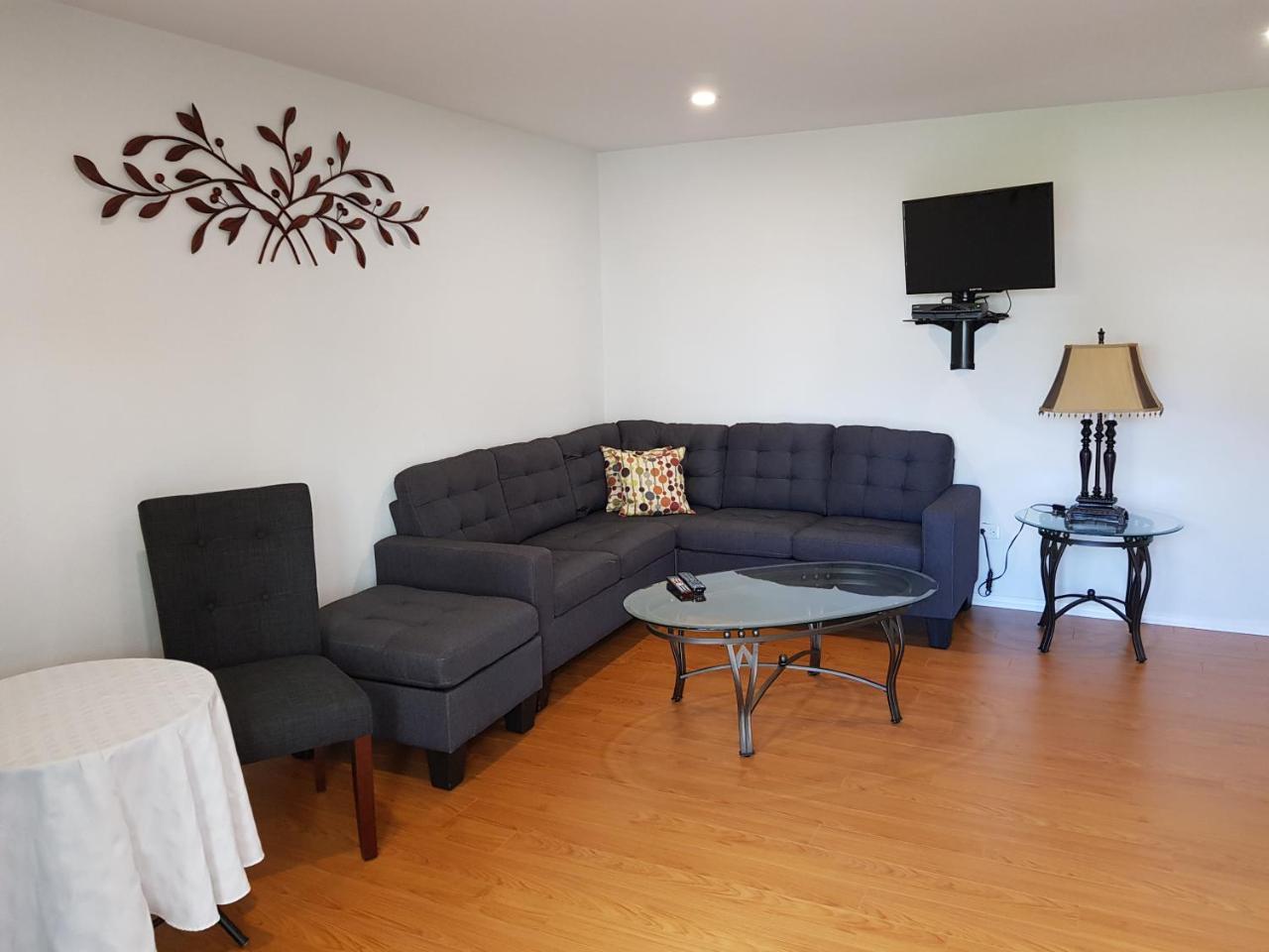Windsong Guest Apartments Pembroke Bagian luar foto