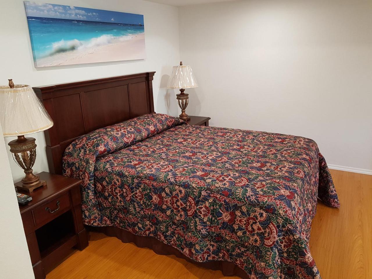 Windsong Guest Apartments Pembroke Bagian luar foto