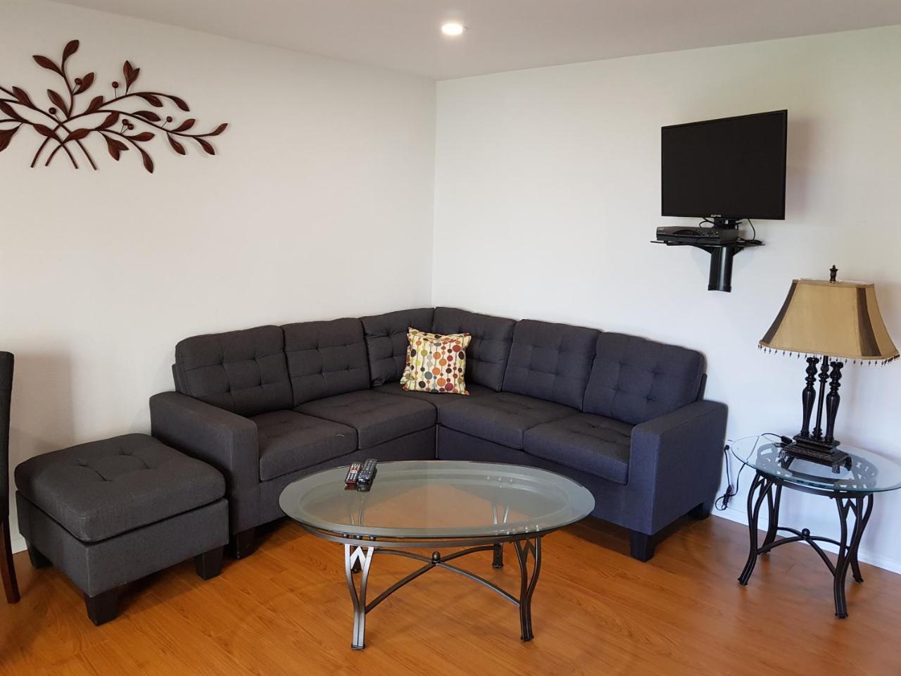 Windsong Guest Apartments Pembroke Bagian luar foto
