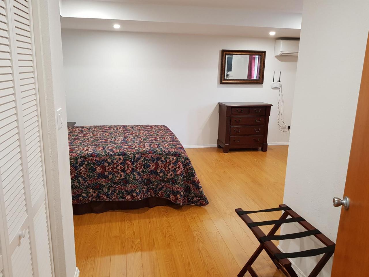 Windsong Guest Apartments Pembroke Bagian luar foto