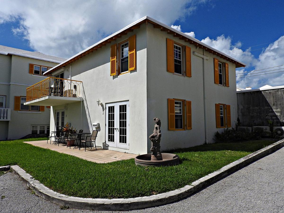 Windsong Guest Apartments Pembroke Bagian luar foto