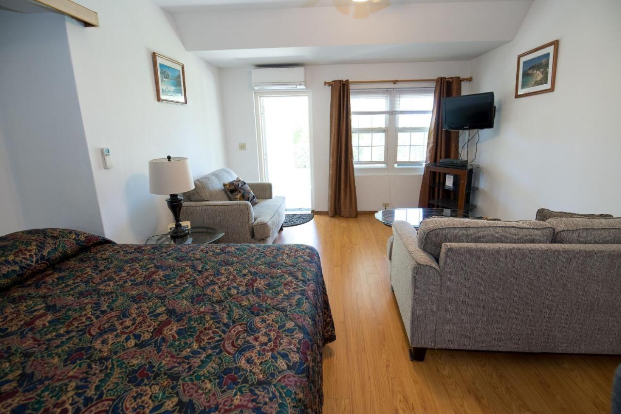 Windsong Guest Apartments Pembroke Bagian luar foto