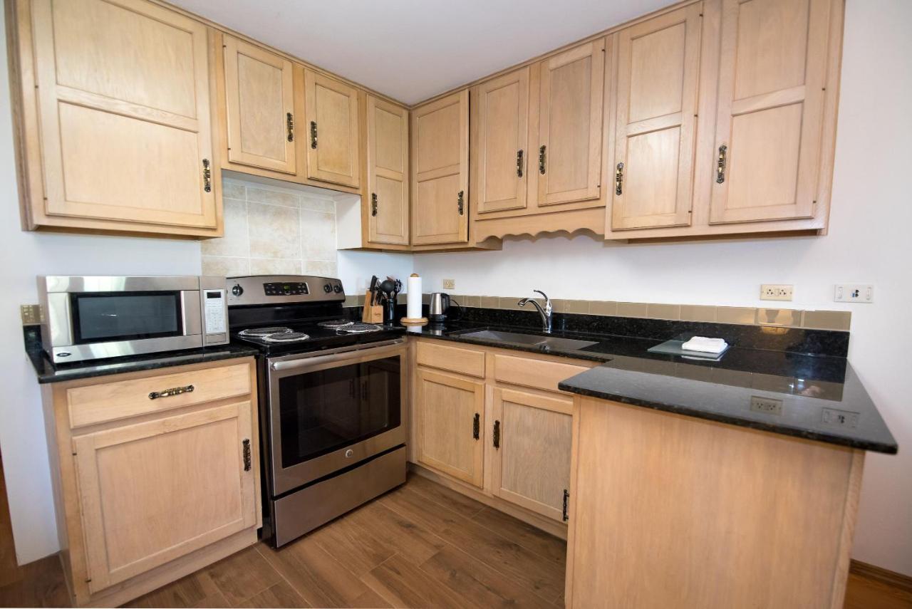 Windsong Guest Apartments Pembroke Bagian luar foto
