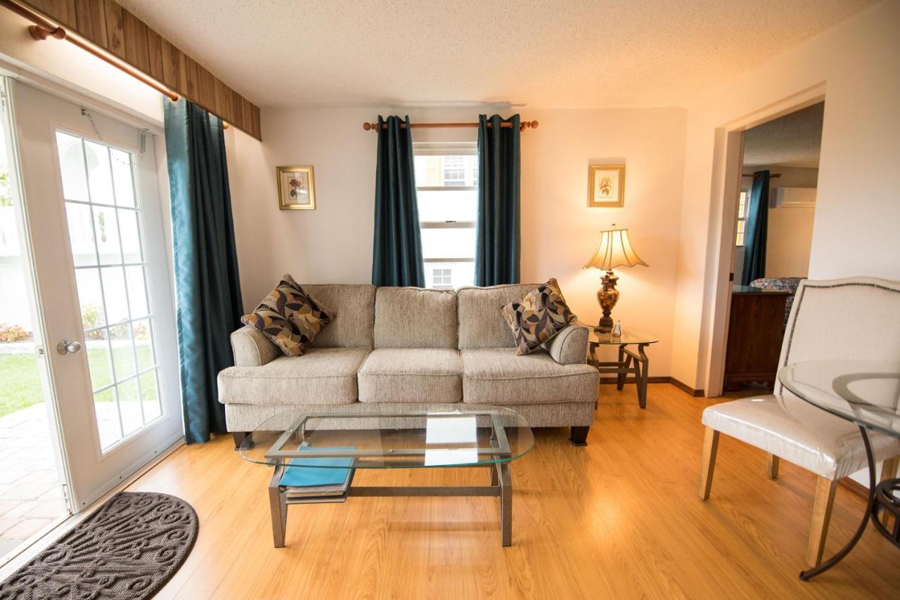 Windsong Guest Apartments Pembroke Bagian luar foto