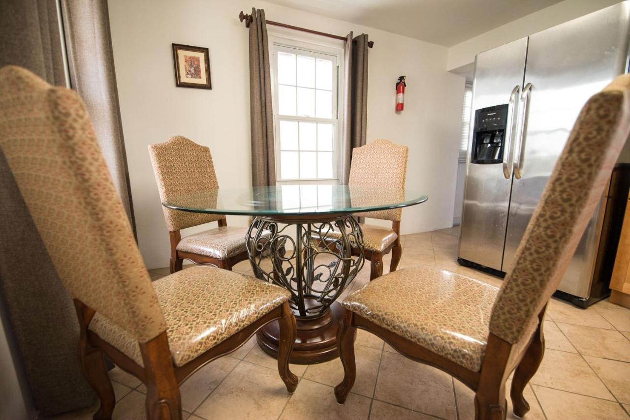 Windsong Guest Apartments Pembroke Bagian luar foto